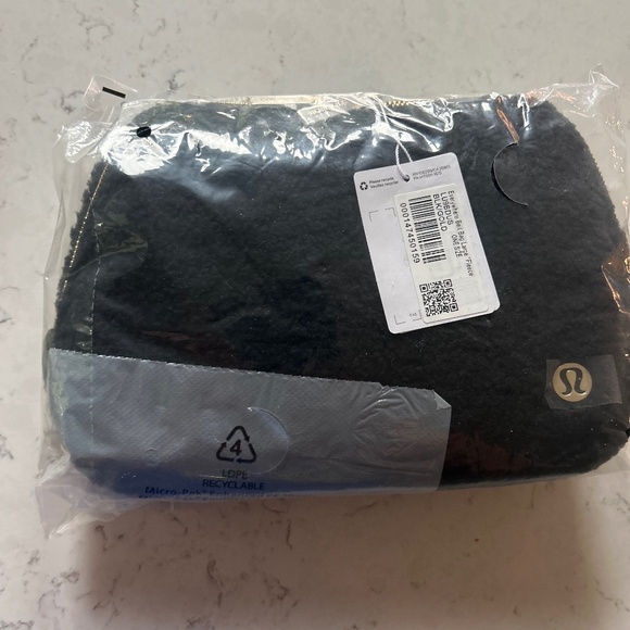 Lululemon Everyday Belt Bag - Picture 4 of 4